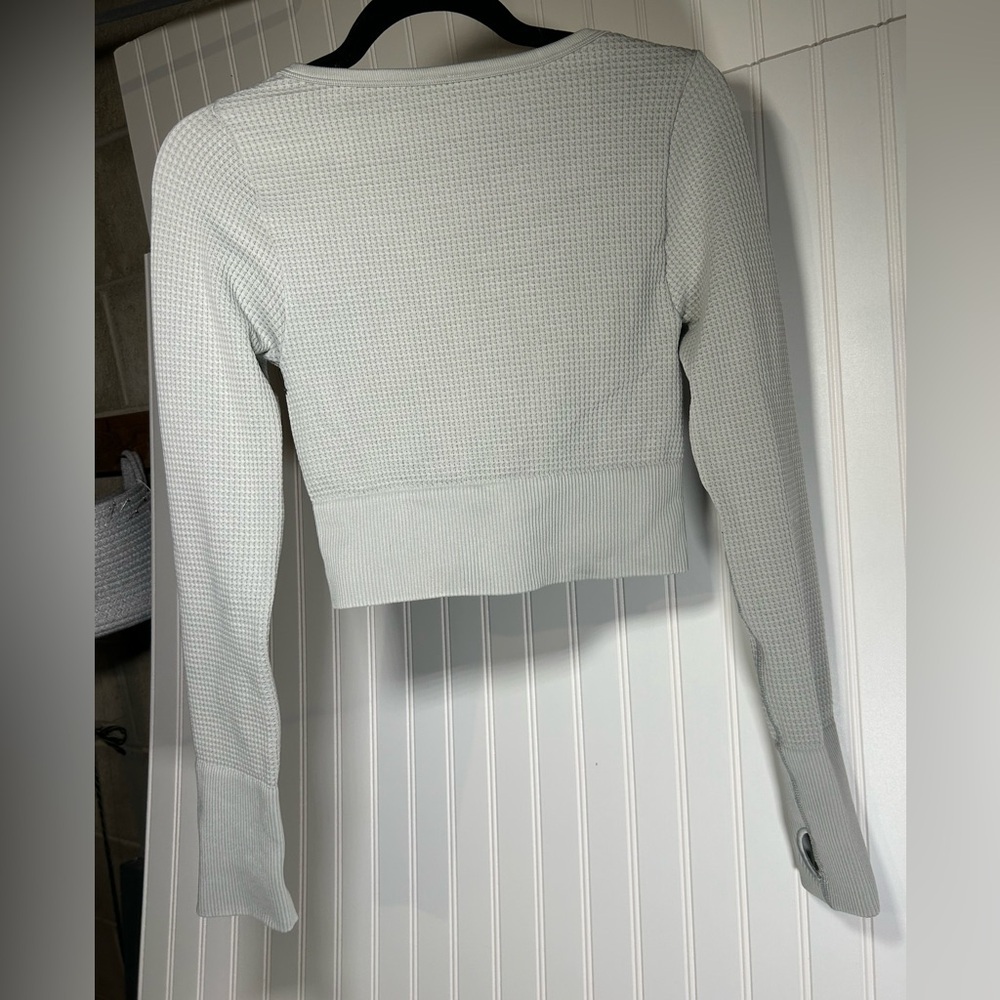 Offline by Aerie women’s long sleeve grey top size S in perfect condition - Picture 10 of 10